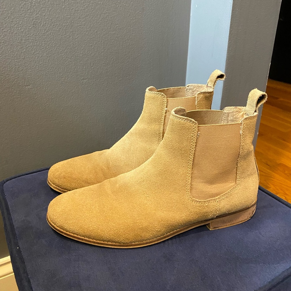 TOPMAN Suede Chelsea Boots